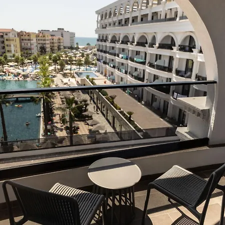 Fafa Aqua Palace &