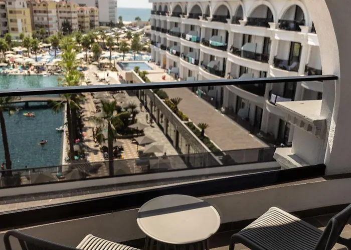 Fafa Aqua Palace &